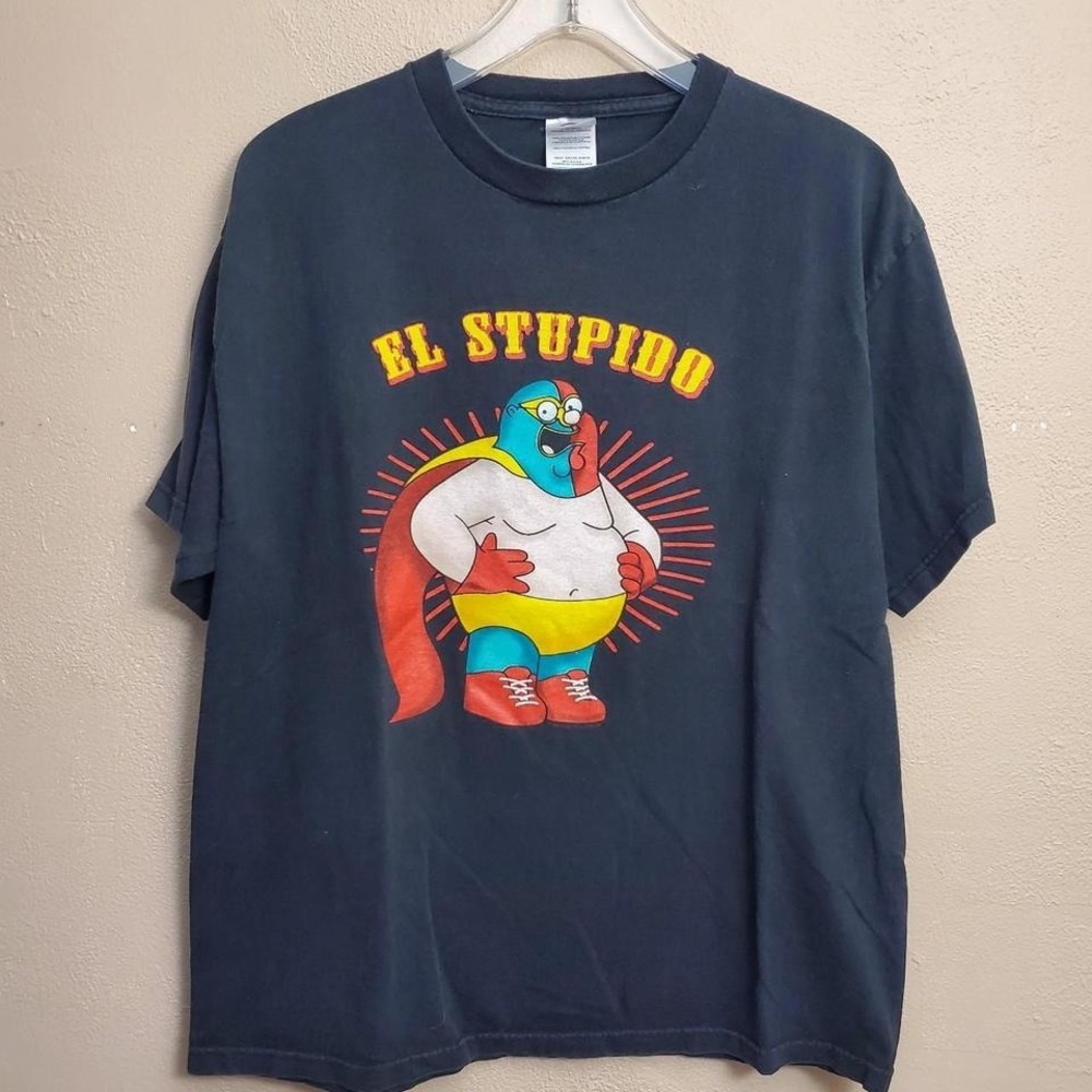 El‎ Stupido graphic tee